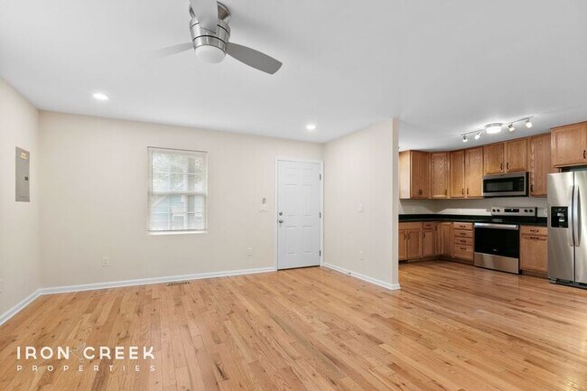 Building Photo - 9 Dundee St