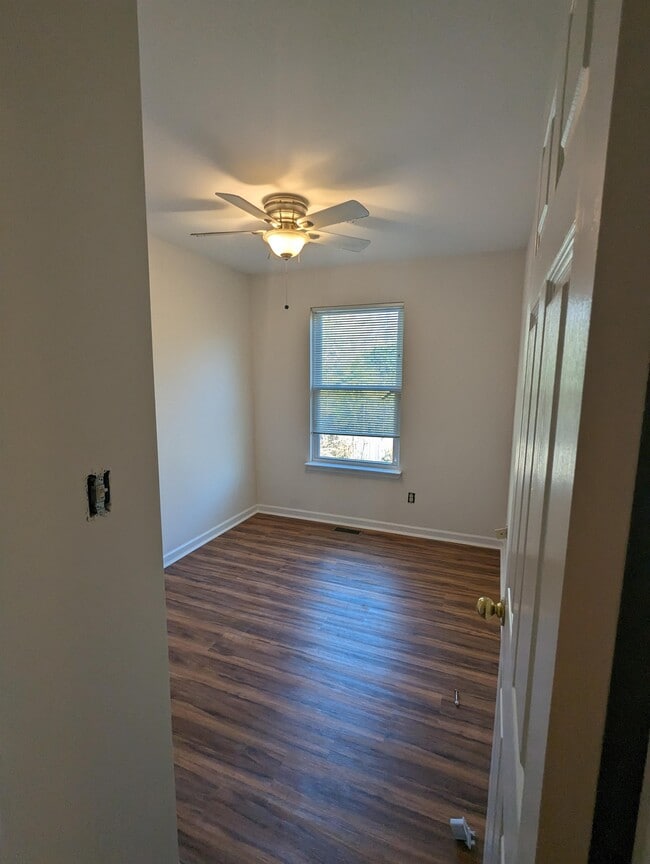 Building Photo - 33 E 22nd St