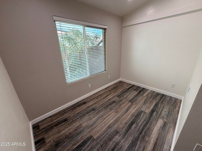 Building Photo - 8461 W Audrey Ln