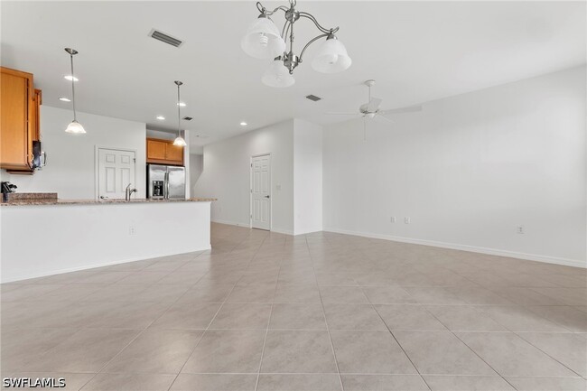 Building Photo - 10818 Alvara Way