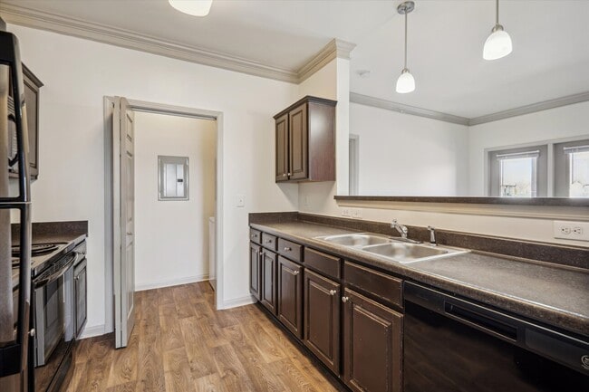 B1 - 2 Bed / 2 Bath - 967 Sq.Ft. - Fountains at Meadow Wood