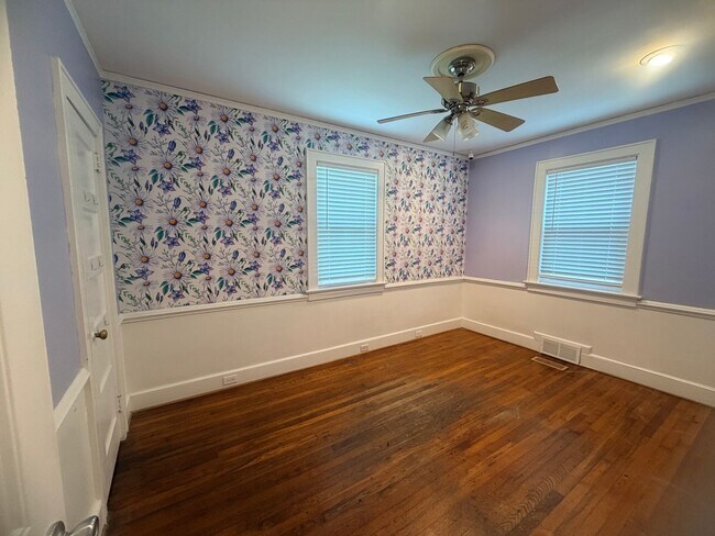Building Photo - 1552 Sunnyside Dr