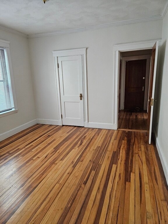 Building Photo - 1495 River St