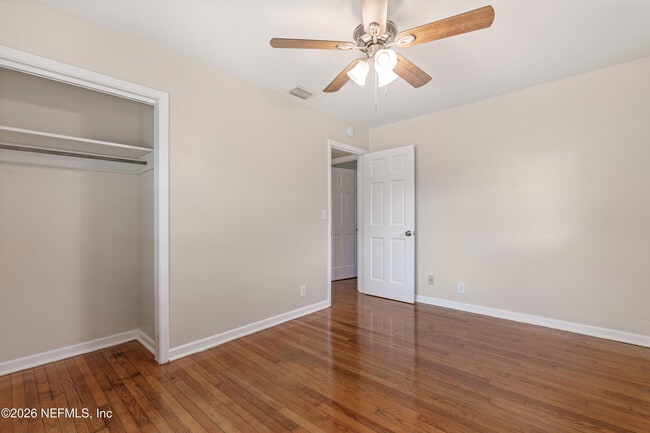 Building Photo - 1329 Hollyhock Cir