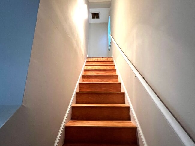 Building Photo - Everything You've Been Dreaming of is Here! Lease Today!!