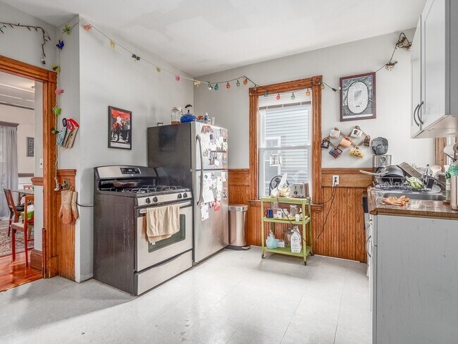 Building Photo - 81 Bristol Rd