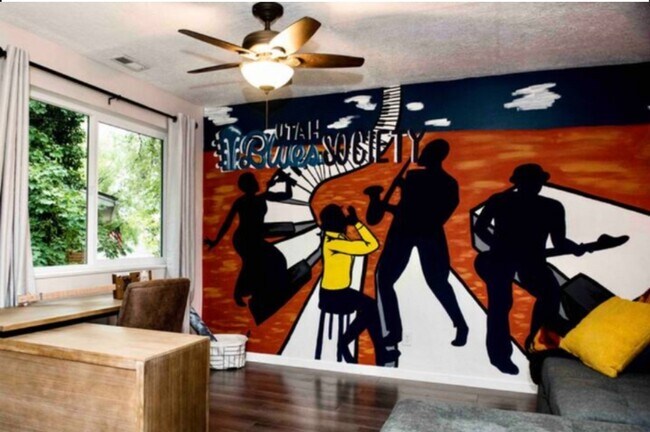 Building Photo - 1945 S 2600 E