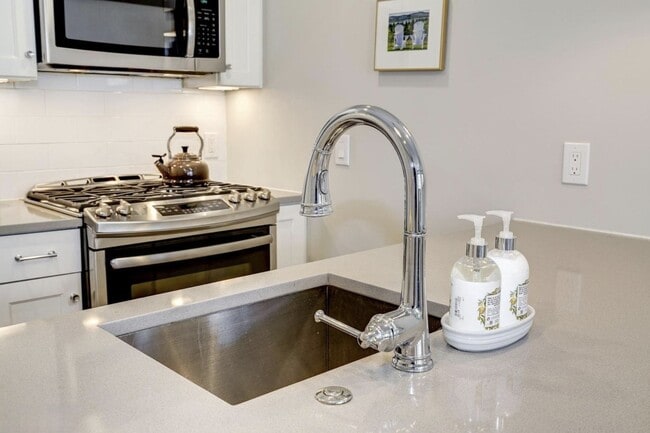 Building Photo - 3918 W St NW