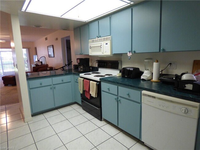 Building Photo - 59 Camelot Gardens Blvd