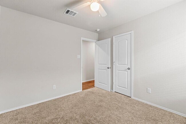 Building Photo - 14409 Sugar Pines Dr