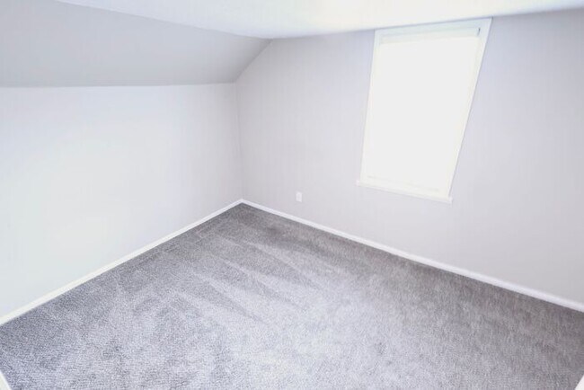 Building Photo - 1453 Woodbirch Ave