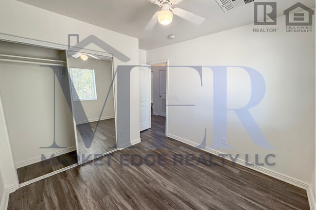 Building Photo - 3Bed/2.5Bath Townhouse at 24th St/Thomas! Ready for Immediate Move-In!