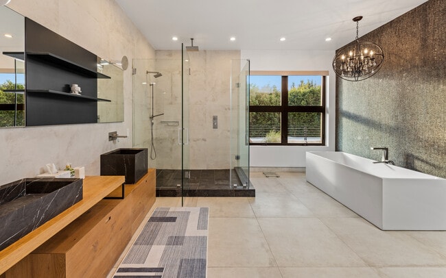 Building Photo - 623 N Edinburgh Ave