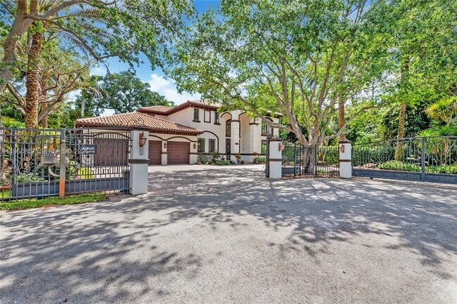 Building Photo - 5621 SW 68th Ct