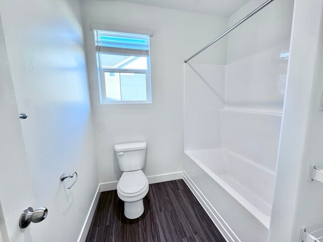 Building Photo - 4655 Alder Dr