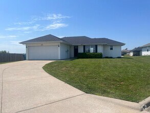 Building Photo - 3 bedroom 2 bath home in Clever, MO!