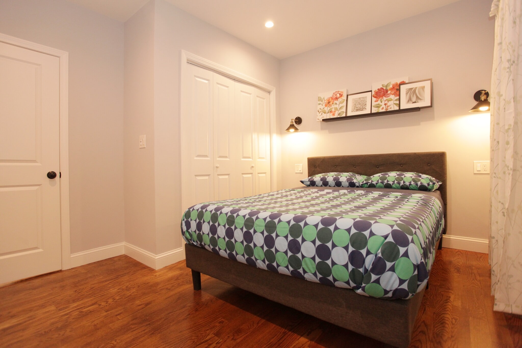 Building Photo - 289 Main St