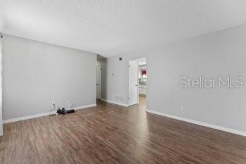 Building Photo - 450 Longwood Cir