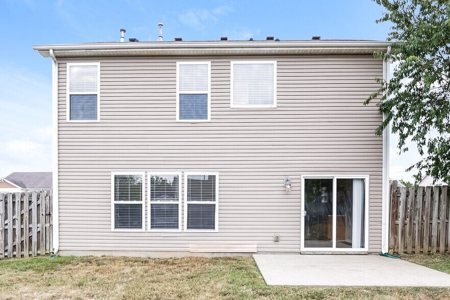 Building Photo - 909 Grand Oak Dr