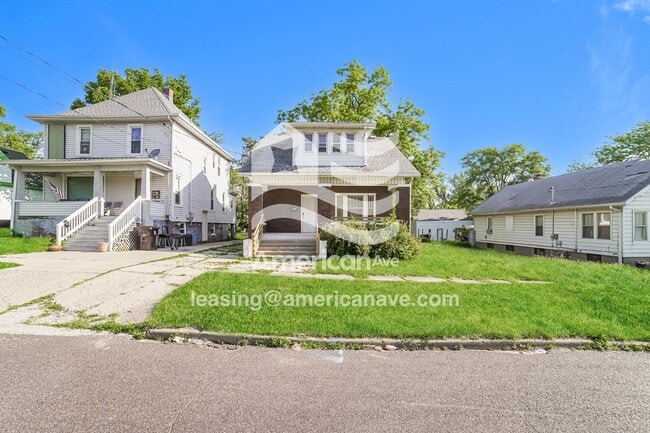 Building Photo - 1205 W Brons Ave