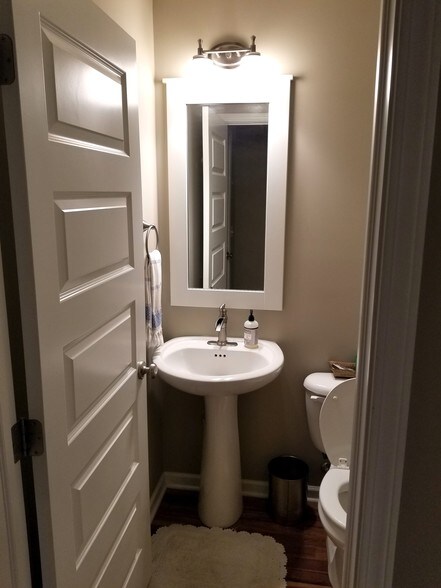 Powder room - main floor - 923 Blodgett St SE