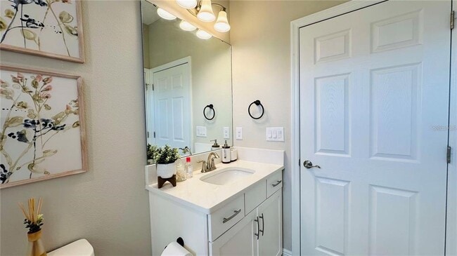 Building Photo - 12661 Oak Hill Way
