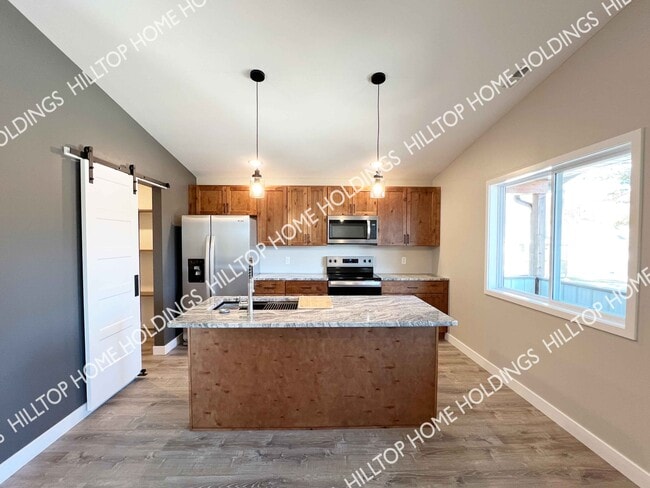 Building Photo - 61 Hilltop Rd