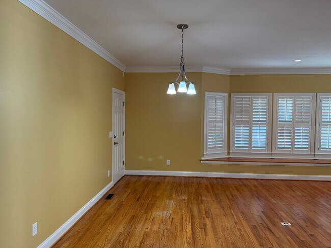 Building Photo - Lexington