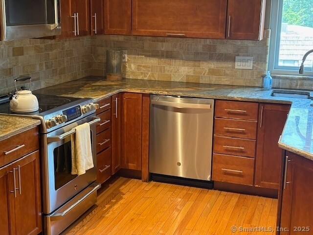 Building Photo - 90 Ledgebrook Dr