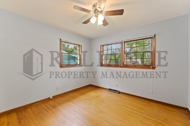 Building Photo - 6406 E Beachy Ave