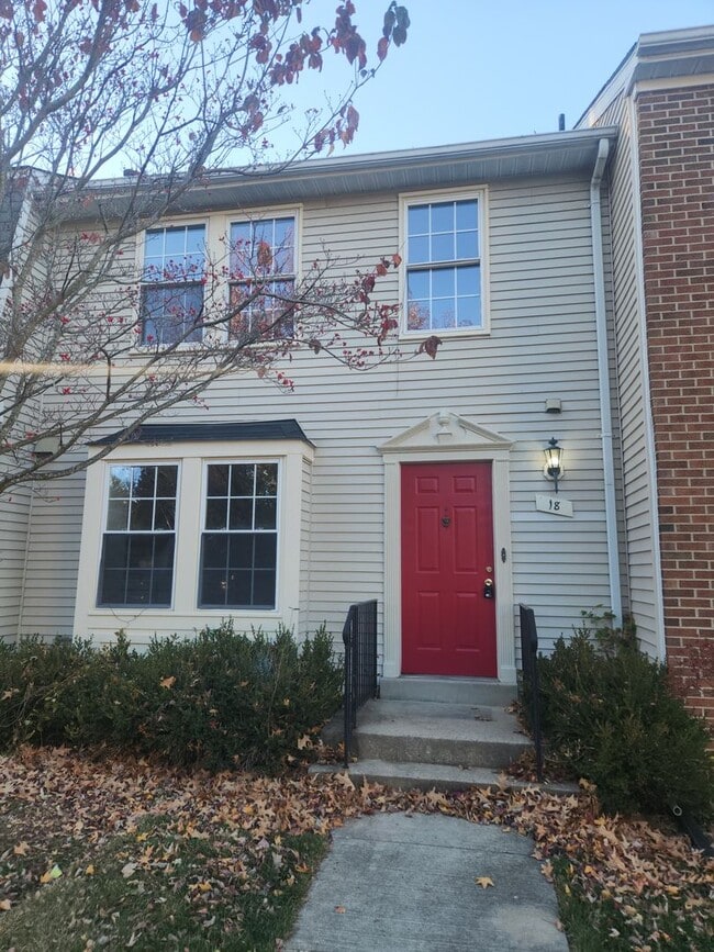 Building Photo - 3 Level  3 + 3.5 Ba w/2 BRAND NEW BATHROOM...