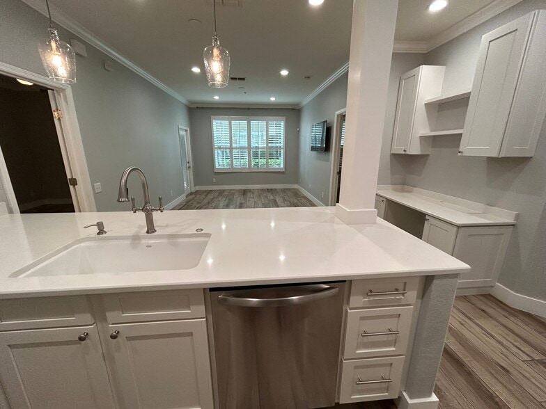 Building Photo - 586 Brantley Terrace Way