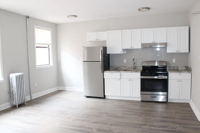 Interior Photo - The Ravenswood