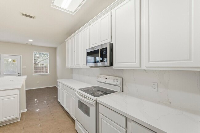 Building Photo - 5606 Redgrove Ln