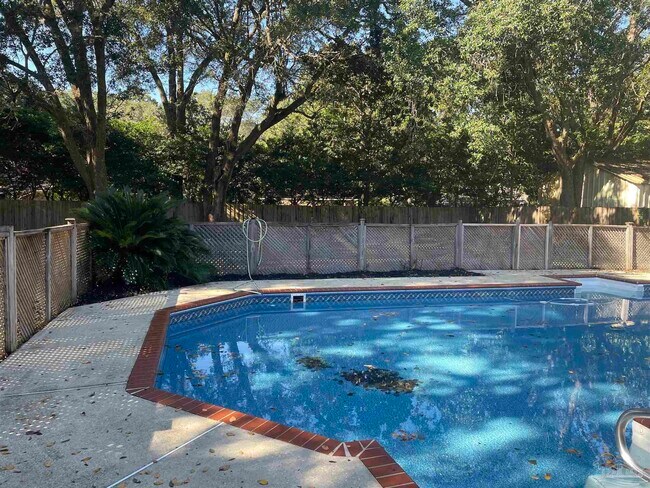 Building Photo - 5067 Serry Ln
