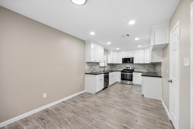 Building Photo - 4315 Kelling St