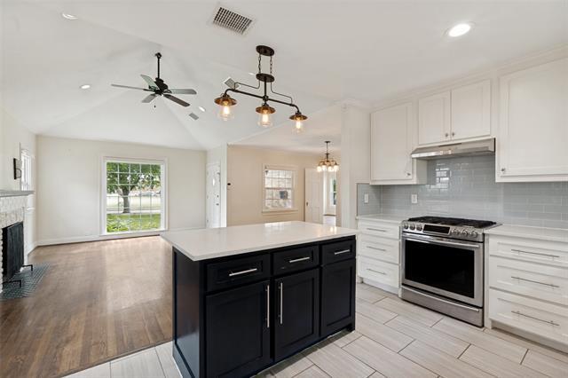 Building Photo - 615 S Montclair Ave