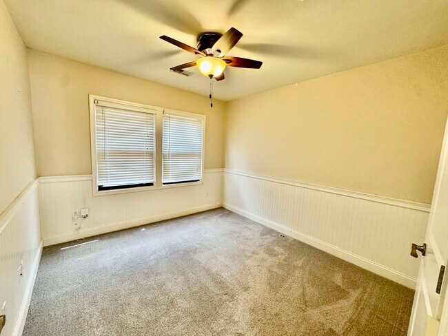 Building Photo - 4540 Jarboe St
