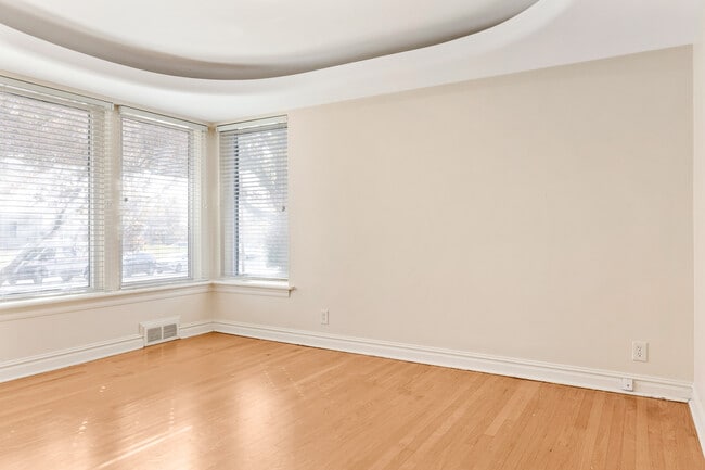 Building Photo - 221 Brighton Way