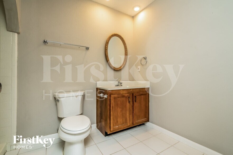 Building Photo - 5276 Sherman Dr