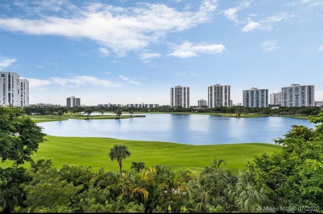 Building Photo - 19900 E Country Club Dr