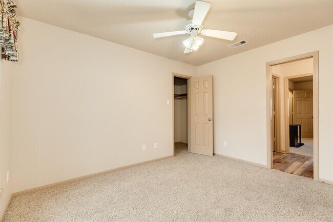 Building Photo - 112 Portulaca St