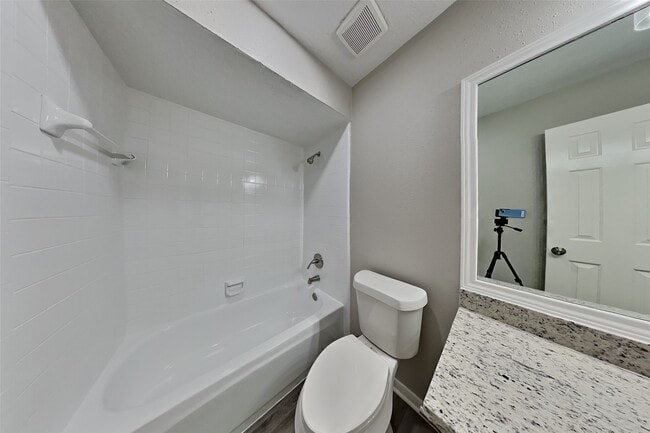 Building Photo - 10726 Perigrine Dr