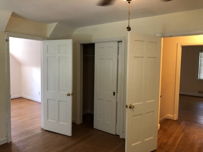 Master bedroom entrance and closet - 3805 jonesbridge road