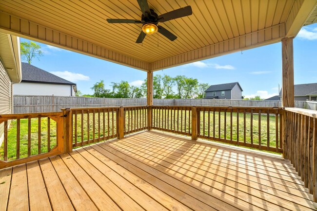 Building Photo - Pet Friendly Three Bedroom!