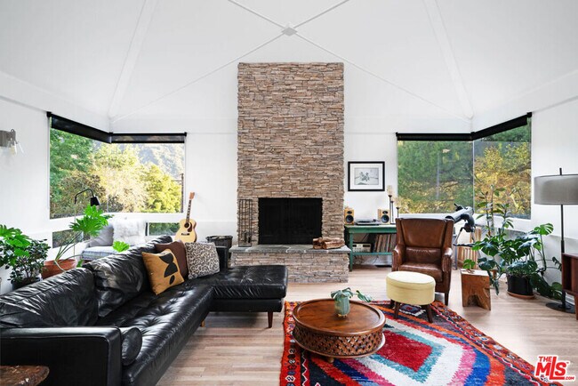 Building Photo - 25761 Vista Verde Dr