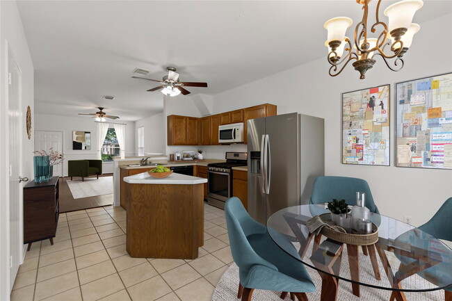 Building Photo - Jefferson Street, Pearland, TX 77584 - 3 BR 2 BA single-family home
