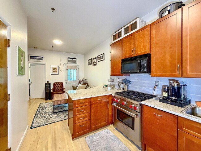 Building Photo - 554 Observer Hwy