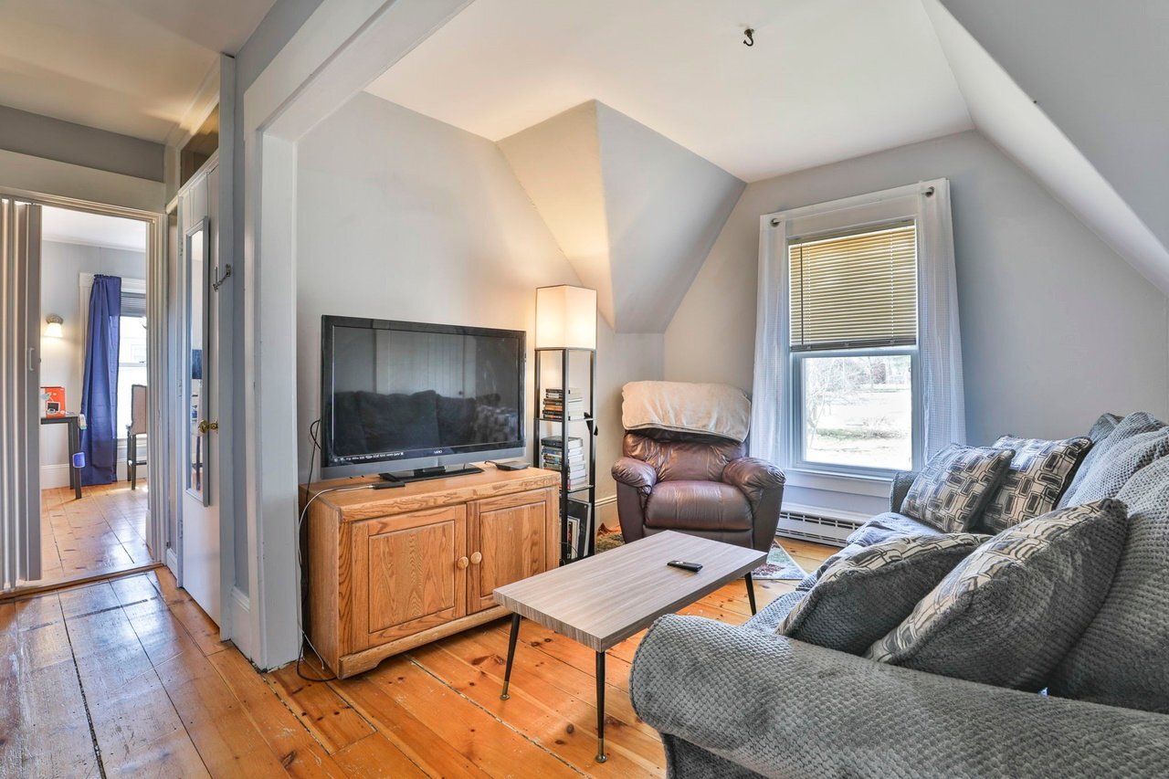 Building Photo - 482 Reservoir Ave