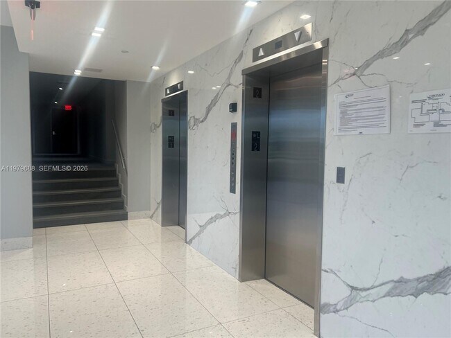 Building Photo - 20301 W Country Club Dr